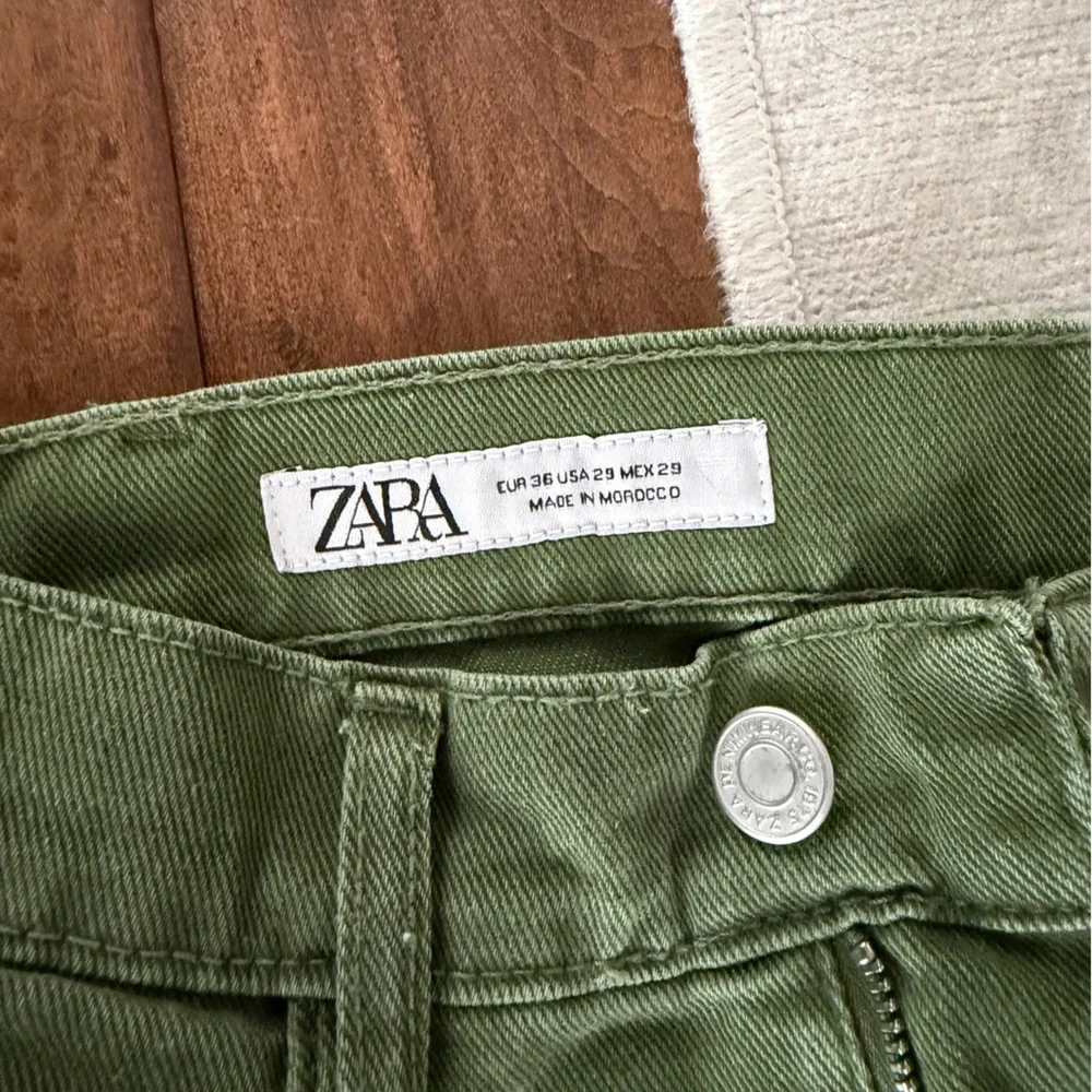 Zara Olive Cargo Pants for Men - Picture 3 of 4